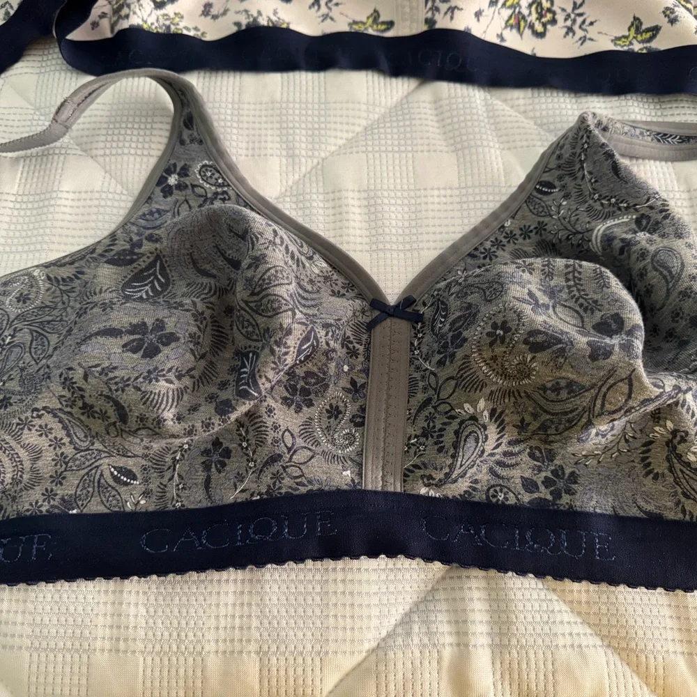 Lot of 7 Cacique Wire Free Bras 46DD - Picture 2 of 16